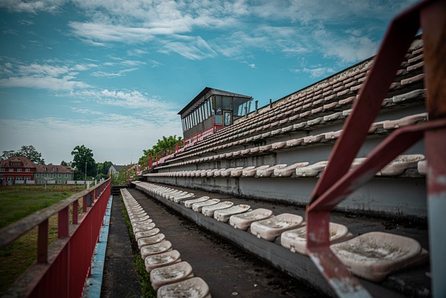 阿尔瓦雷斯、格列兹曼先后破门，巴萨主场8分钟内连丢两球.